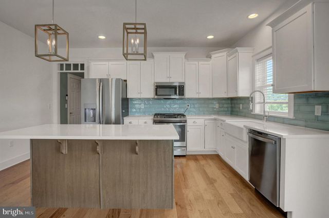 14 DANBURY DR, Mechanicsburg, PA 17050