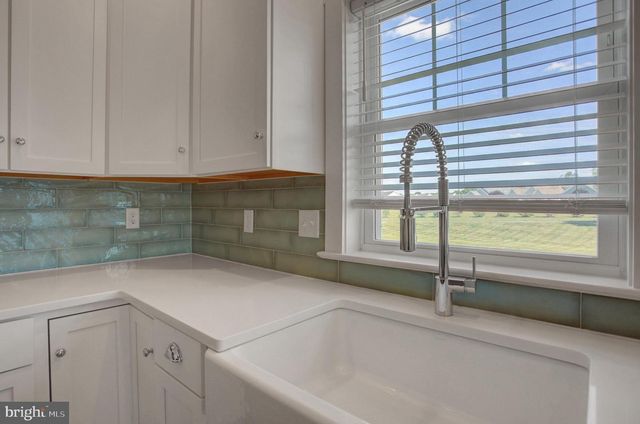 14 DANBURY DR, Mechanicsburg, PA 17050