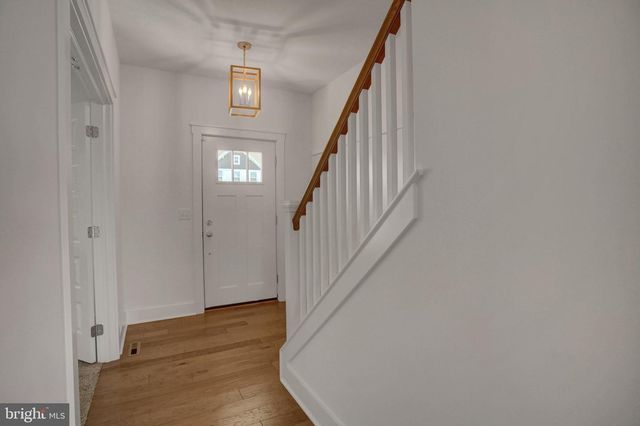 14 DANBURY DR, Mechanicsburg, PA 17050