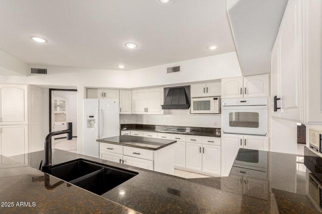 2438 N FOREST Circle, Mesa, AZ 85203