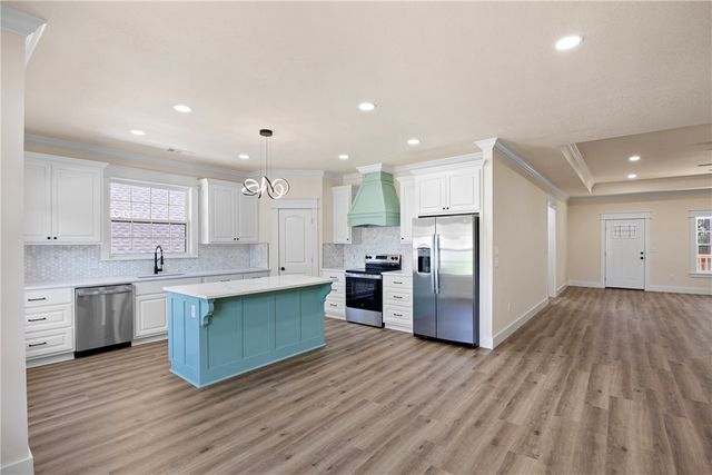 139 Harbor Circle, Russellville, AR 72802