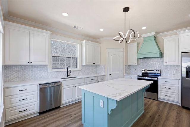 139 Harbor Circle, Russellville, AR 72802