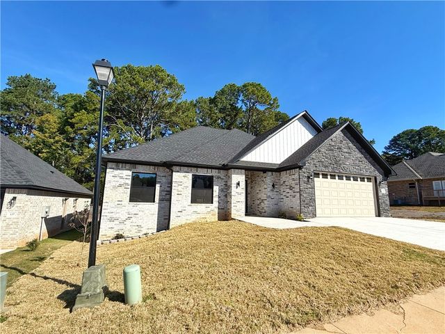 139 Harbor Circle, Russellville, AR 72802