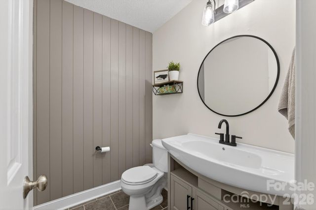 4927 Gateway Drive, Claremont, NC 28610