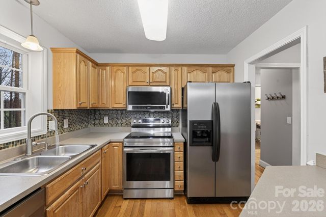 4927 Gateway Drive, Claremont, NC 28610