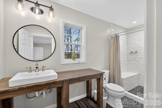 4927 Gateway Drive, Claremont, NC 28610