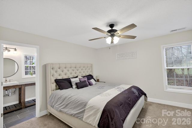 4927 Gateway Drive, Claremont, NC 28610