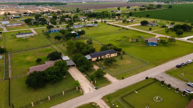 304 Thomas Park DR, Hutto, TX 78634