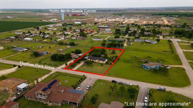 304 Thomas Park DR, Hutto, TX 78634