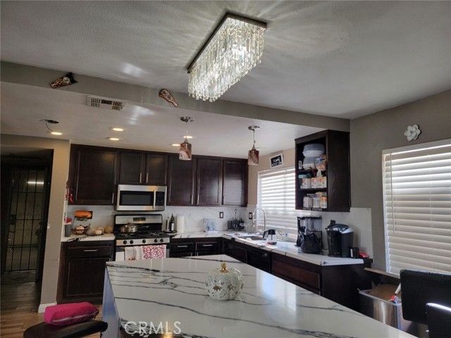 36901 33rd Street, Palmdale, CA 93550