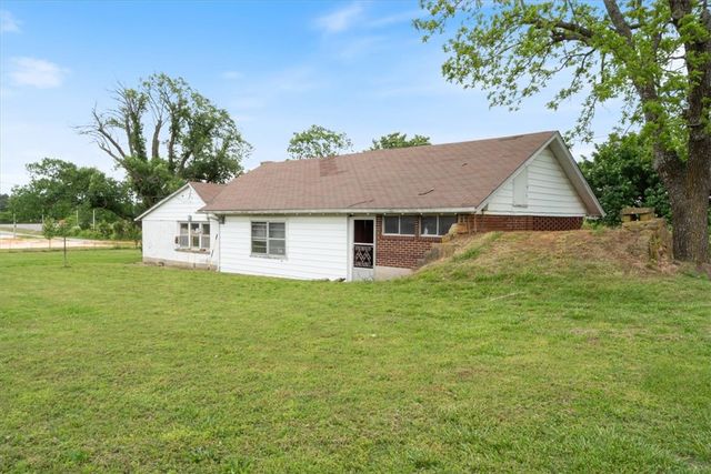 113 E Holt Road, Lincoln, AR 72744