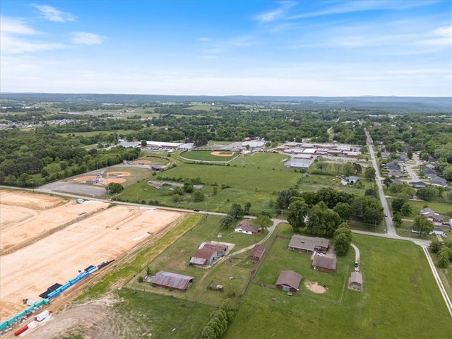 113 E Holt Road, Lincoln, AR 72744
