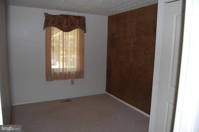 1818 MONTREAL RD, Severn, MD 21144