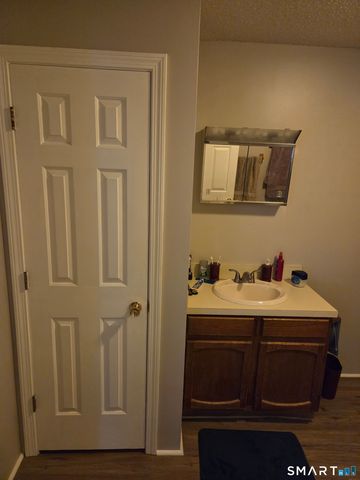 42 South Cherry Street 238, Wallingford, CT 06492