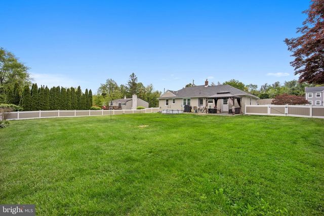 1363 GLEN ECHO DR, Huntingdon Valley, PA 19006