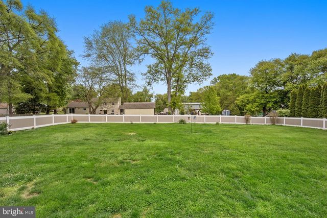 1363 GLEN ECHO DR, Huntingdon Valley, PA 19006