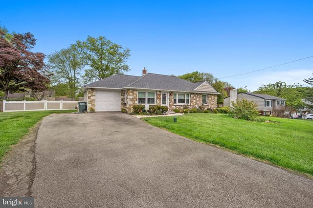1363 GLEN ECHO DR, Huntingdon Valley, PA 19006
