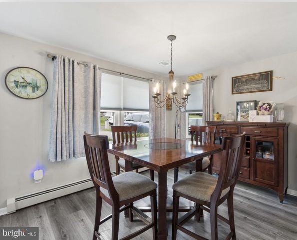 1363 GLEN ECHO DR, Huntingdon Valley, PA 19006