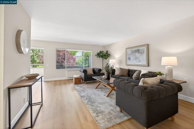 3410 Tice Creek Dr 2, Walnut Creek, CA 94595
