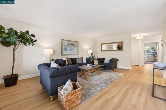 3410 Tice Creek Dr 2, Walnut Creek, CA 94595