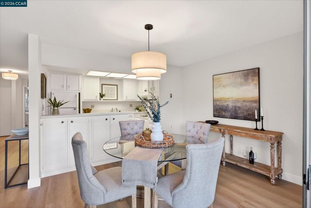 3410 Tice Creek Dr 2, Walnut Creek, CA 94595