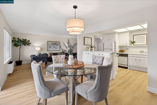 3410 Tice Creek Dr 2, Walnut Creek, CA 94595