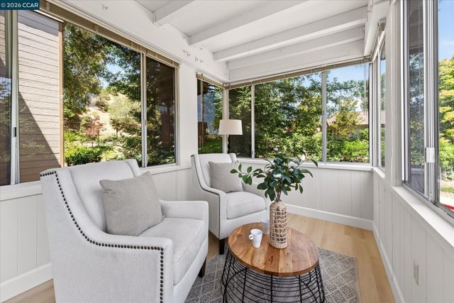 3410 Tice Creek Dr 2, Walnut Creek, CA 94595