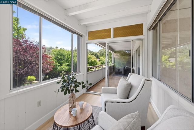 3410 Tice Creek Dr 2, Walnut Creek, CA 94595
