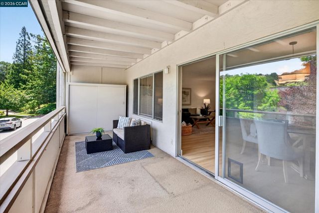 3410 Tice Creek Dr 2, Walnut Creek, CA 94595