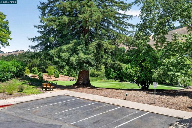 3410 Tice Creek Dr 2, Walnut Creek, CA 94595
