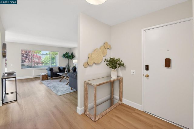 3410 Tice Creek Dr 2, Walnut Creek, CA 94595