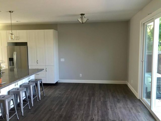 16152 Avenida Venusto 4, San Diego, CA 92128