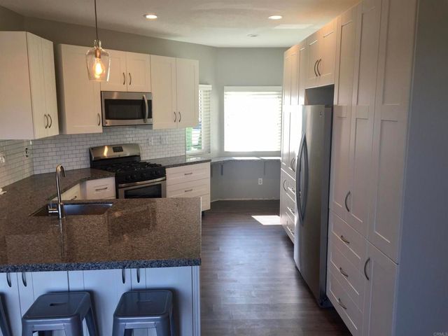 16152 Avenida Venusto 4, San Diego, CA 92128