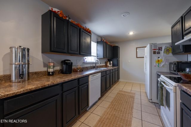 196 Akins Rd, Tellico Plains, TN 37385