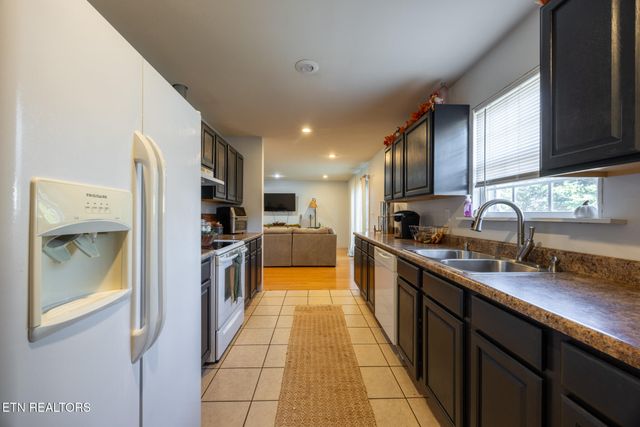 196 Akins Rd, Tellico Plains, TN 37385