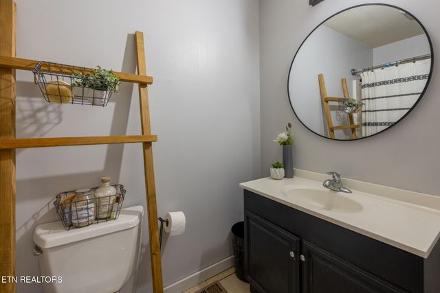 196 Akins Rd, Tellico Plains, TN 37385