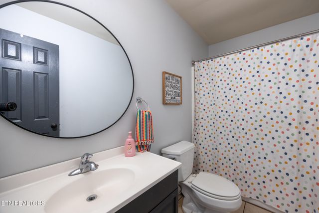 196 Akins Rd, Tellico Plains, TN 37385