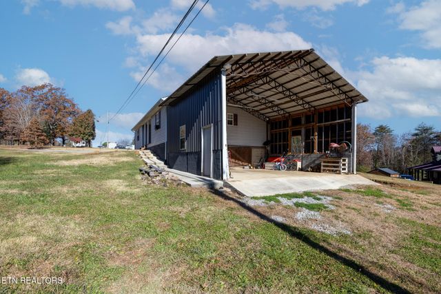 196 Akins Rd, Tellico Plains, TN 37385