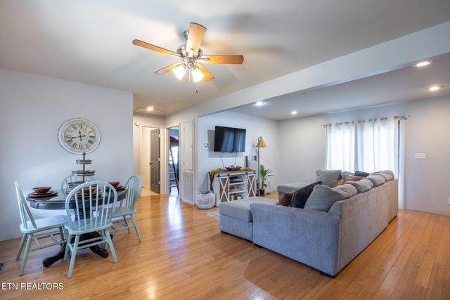 196 Akins Rd, Tellico Plains, TN 37385