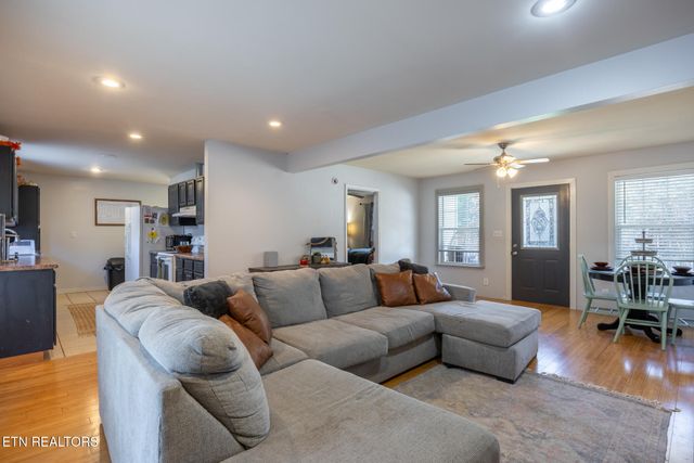 196 Akins Rd, Tellico Plains, TN 37385