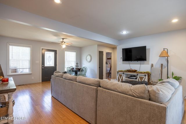 196 Akins Rd, Tellico Plains, TN 37385