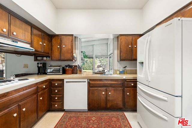 2320 Westridge Road, Los Angeles, CA 90049