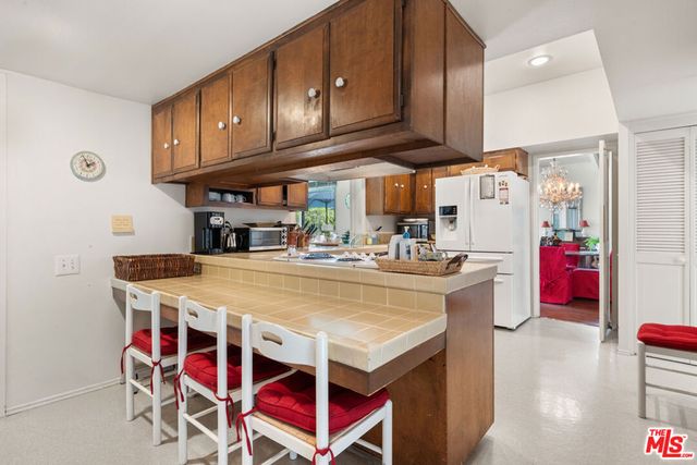 2320 Westridge Road, Los Angeles, CA 90049