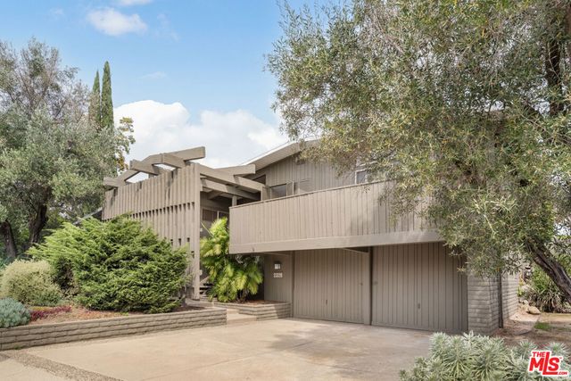 2320 Westridge Road, Los Angeles, CA 90049