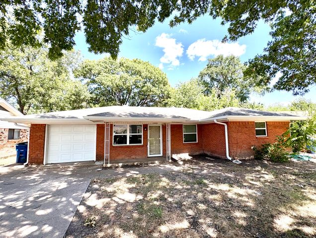 1110 Edgewood, Ennis, TX 75119