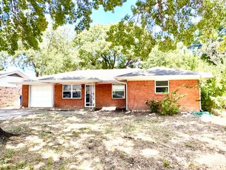 1110 Edgewood, Ennis, TX 75119