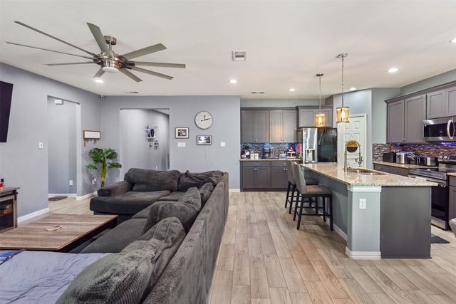 8112 Lakeshore Drive, Kemp, TX 75143
