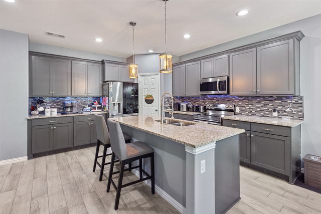 8112 Lakeshore Drive, Kemp, TX 75143