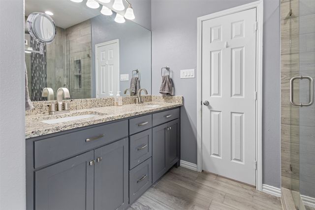 8112 Lakeshore Drive, Kemp, TX 75143