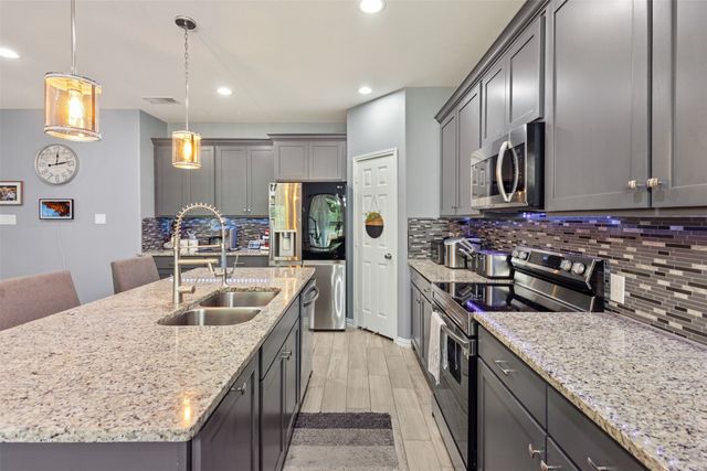 8112 Lakeshore Drive, Kemp, TX 75143